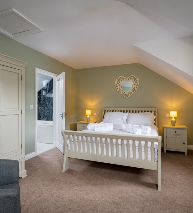 Cottage 1 ensuite double bedroom
