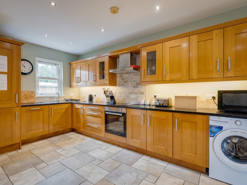 Fully equipped kitchen